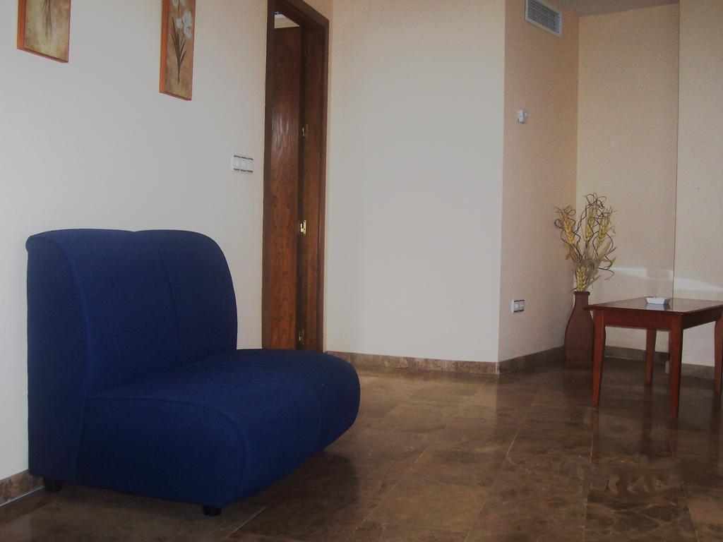 Hotel Al-Yussana ルセナ エクステリア 写真